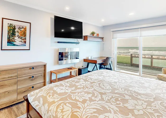 Waveside Hideaway, Unit 11