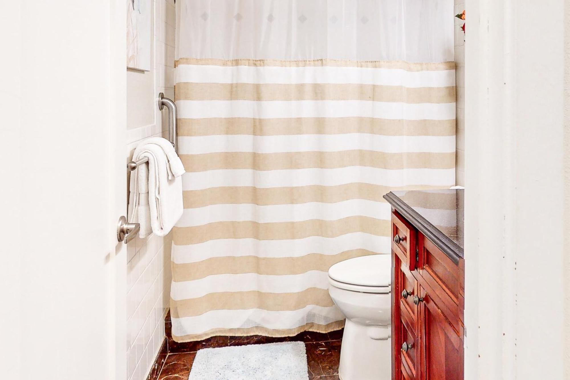 Waveside Hideaway, Unit 11